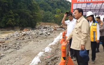 Presiden Prabowo Subianto Tinjau Langsung Pembangunan Infrastruktur di Lembah Anai, Sumatera Barat