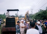 Gerak Cepat Pemkab Lamtim, Bupati Ela Turunkan Alat Berat Perbaiki Jalan Rusak Wilayah Purbolinggo