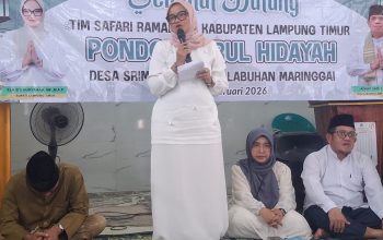 Bupati Lampung Timur Serahkan Hibah Rp. 20 Juta untuk Ponpes Saat Hadiri Safari Ramadhan