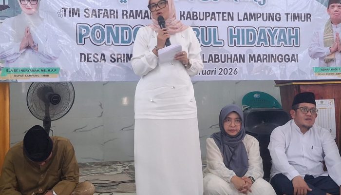 Bupati Lampung Timur Serahkan Hibah Rp. 20 Juta untuk Ponpes Saat Hadiri Safari Ramadhan