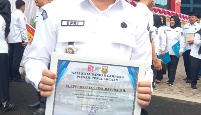Gerak Cepat Camat Tanjung Karang Pusat M. Epprieliatas Kesumayuda SH, Warga Prasejahtera Penghuni Rumah Berdinding Spanduk Ditawari Hunian Layak