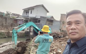 Satgas Gabungan Bersihkan dan Keruk Sungai Way Awi dan Way Balau, Antisipasi Banjir